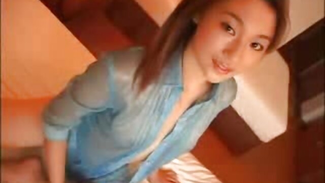 Petite blonde orgasmes avec vibrateur sex tape amateur